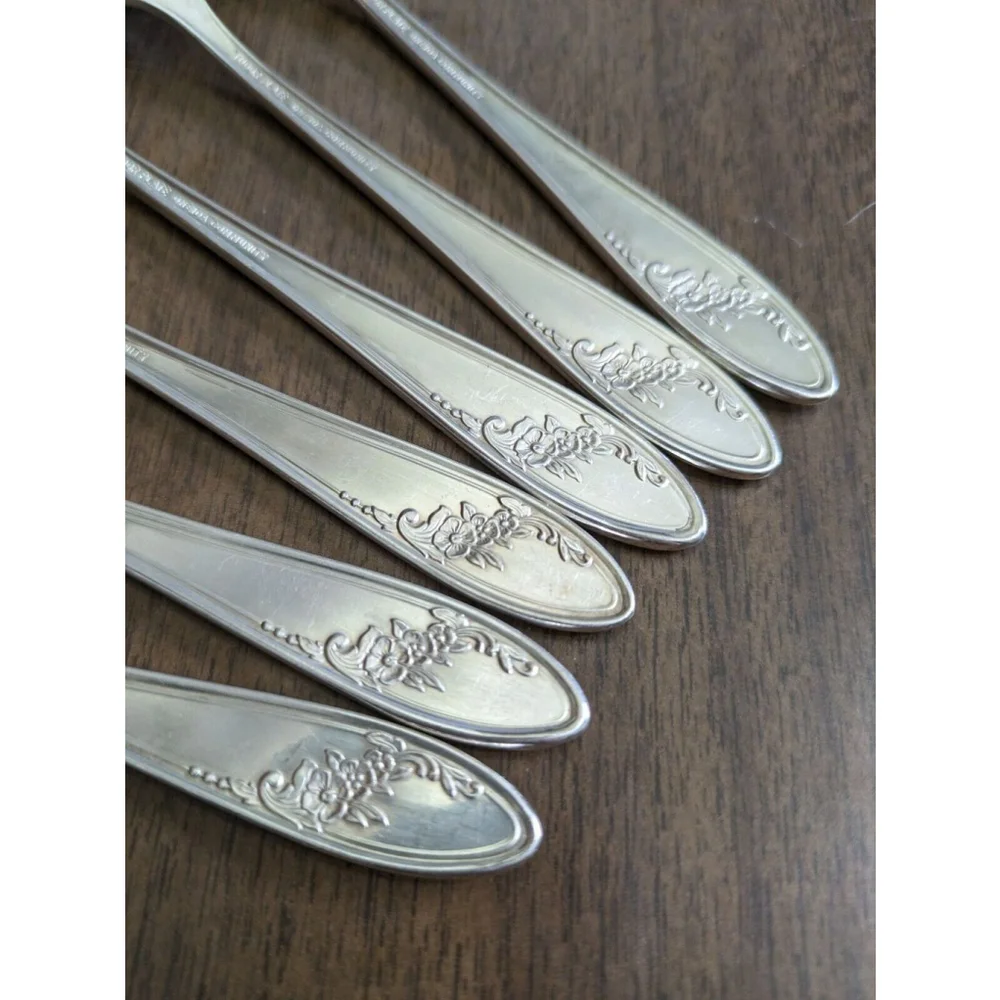 6 Dessert? Forks Oneida Queen bess Community Tudor Plate 6.5